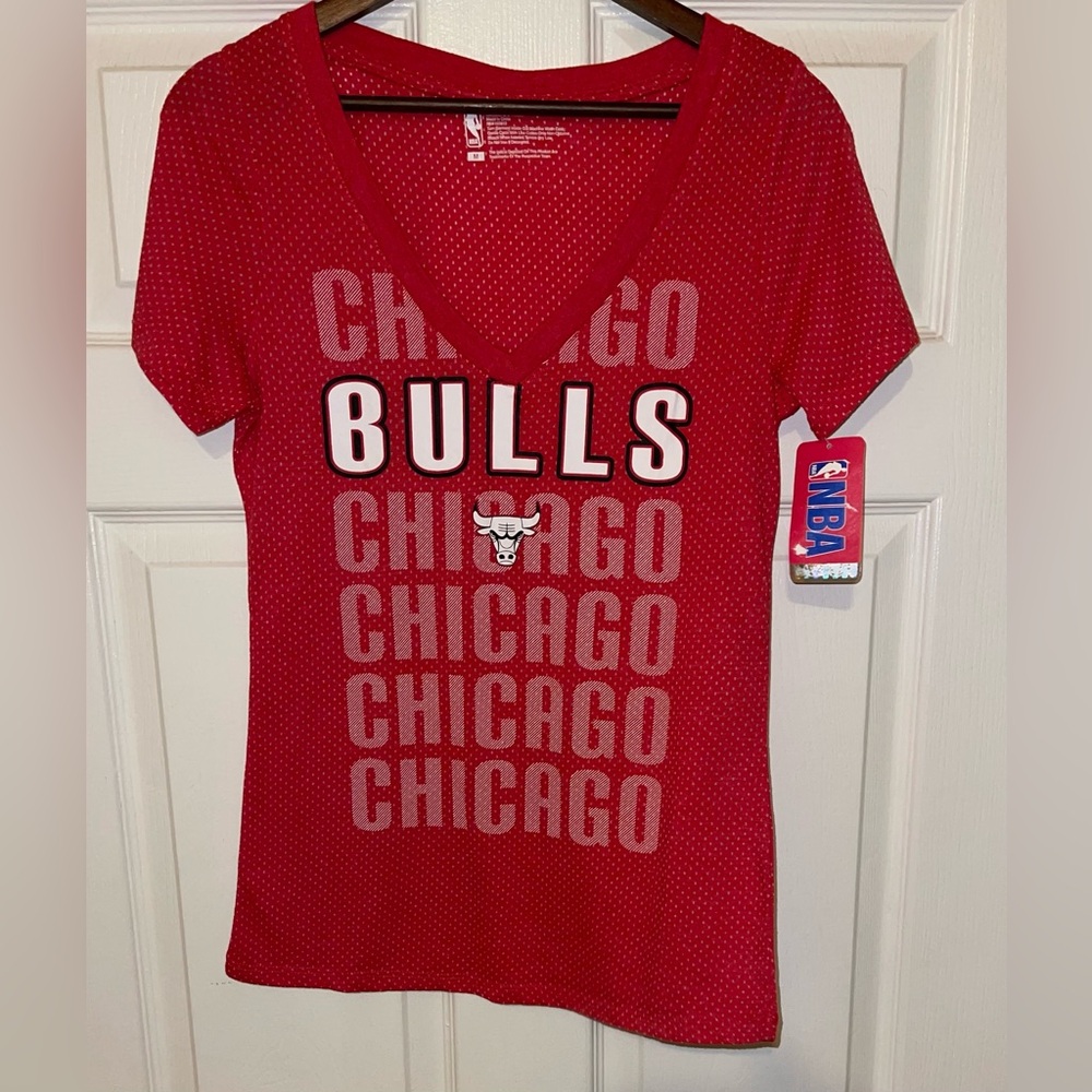 Chicago Bulls Red V-Neck Women's Tee